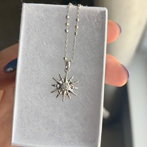 Kendra Scott sun necklace